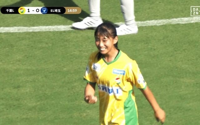 「イブラみたい！」“16歳ニューヒロイン”のWEリーグ初得点が話題沸騰「今節のベストゴール」「スーパーるなちゃん！」角谷瑠菜がクラブ最年少記録更新