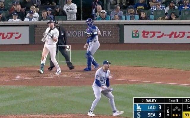 一体、何が起きた…！？ ド軍・ブルペン陣に“異変”「どうなってんだよ」「急になんなんw」 突然とんでもない投球→“まさかの展開”… ファン騒然