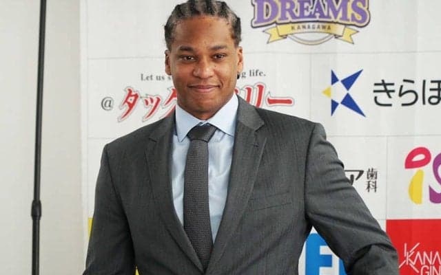 鷹連覇の裏で…元助っ人が“歓喜の報告”「ついに！」　日本人美女と結婚に祝福殺到