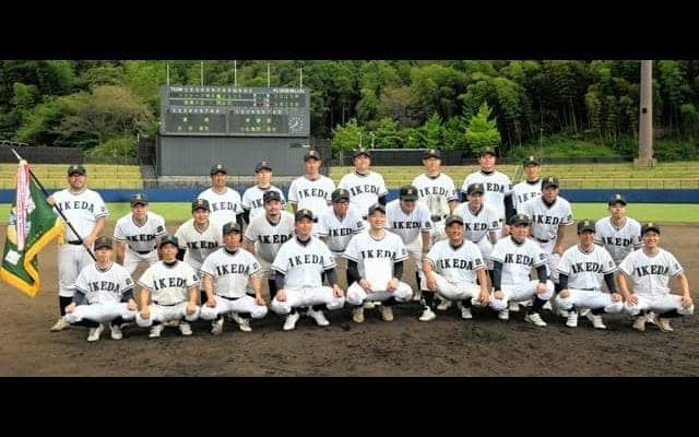 池田OBが優勝　マスターズ甲子園徳島大会　小松島西OBを破る