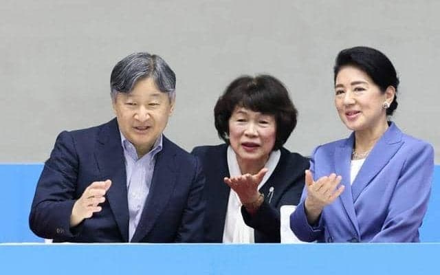 天皇、皇后両陛下がバドミントン競技を観戦　滋賀で開催の国スポ大会