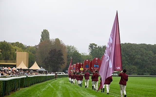 凱旋門賞と「ファッションウィーク」がパリで開催 競馬界の“ファッション”といえば？