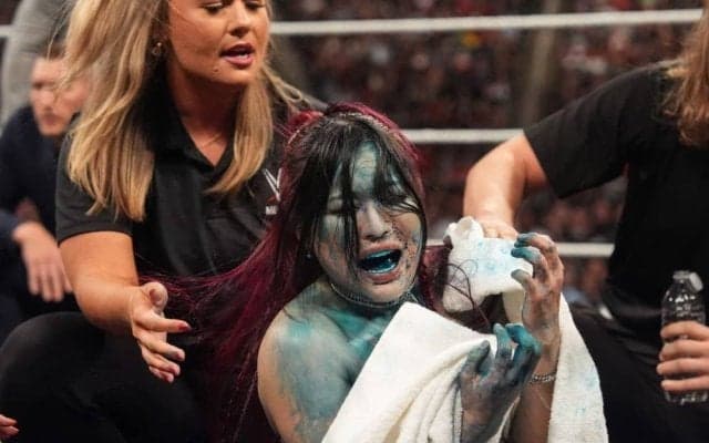 日本人女子レスラー、米マットで裏切りの“毒霧”被害 まさかの事態に錯乱