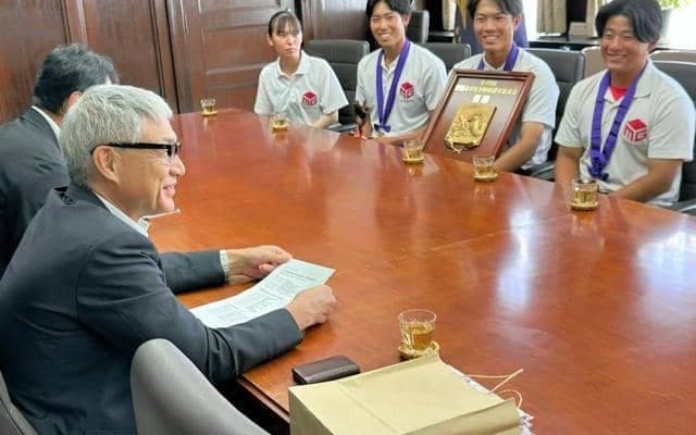 社会人野球クラブチーム日本一　マツゲン箕島が和歌山県知事に報告