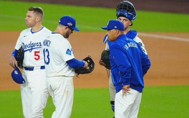 大谷2発で大量リードも…ド軍救援がまた乱調　エンリケス1死も取れず、本拠地ブーイング