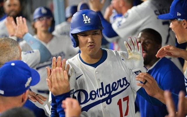 大谷翔平は「史上最高の選手？」　米データ会社が異例のアンケ…PO衝撃2発で“論争”に