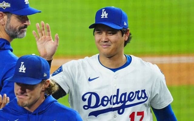 大谷翔平の“珍行動”に爆笑「子どもみたい」　同僚の豪快弾後…中継映像が捉えた光景