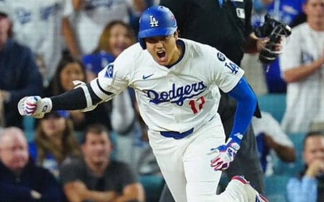 ド軍、2連勝で地区シリーズ進出　大谷は1安打1打点、由伸PS3勝目…朗希は守護神0封