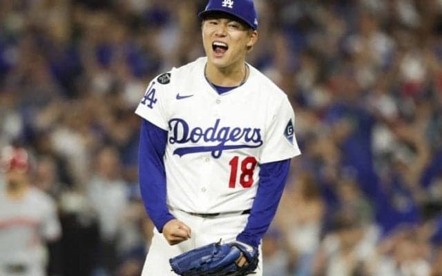 ドジャース地区S進出決定　山本由伸が7回途中2失点9奪三振で勝ち投手　9回に佐々木朗希がリリーフで3人締め