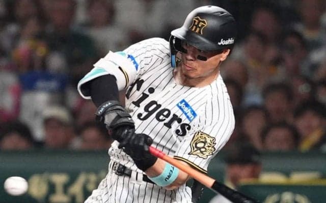 元同僚粉砕…佐藤輝明は「どこまで飛んだ？」　最終戦で劇的大台、SNSもドン引き