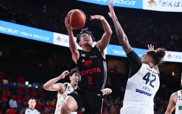 B1開幕戦は宇都宮リードで折り返し…A東京は主力欠場に続き新加入PGも負傷交代のアクシデント