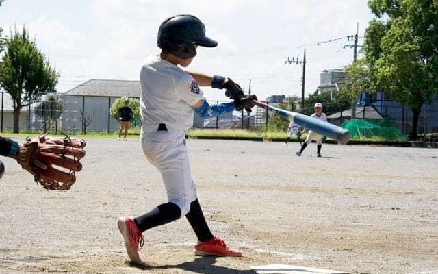 小柄でも飛距離が伸びる「手の向き」　大阪桐蔭OB推奨…ゴロ凡打を減らす“独り練習”