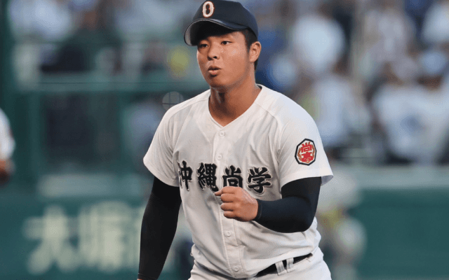 沖縄尚学、13安打9得点の猛攻で8強入り！優勝投手・末吉良丞も無失点の好投！【2025年秋高校野球】