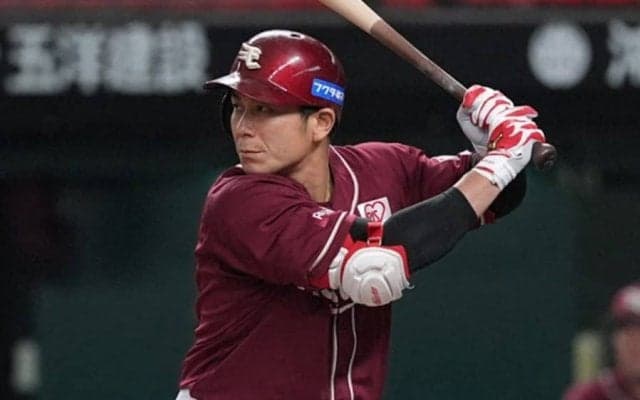 楽天一筋14年、初の日本一にも貢献　ガッツ、強肩…岡島豪郎の名場面を振り返る