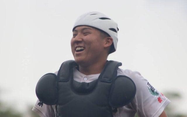 名将も全幅の信頼！捕手へ転向した専大松戸のスラッガーが今大会5割の活躍！完封に導く好リードも見せる【千葉】