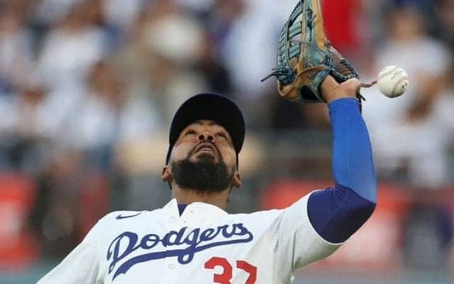 なぜ全力疾走を止めたのか…失点招くド軍テオの“緩慢守備”に米解説も嘆き「弱点だ」「才能がないのは明らか」