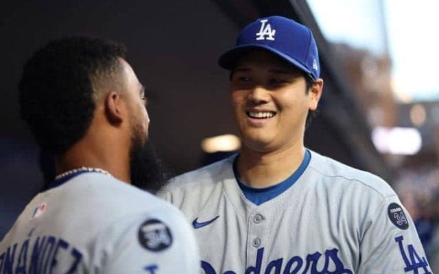 テオスカー逆転弾で大谷翔平に勝ち投手の権利　2回“拙守”も挽回3ラン！敵地は沈黙　7回グラスノーがリリーフ登板で無失点