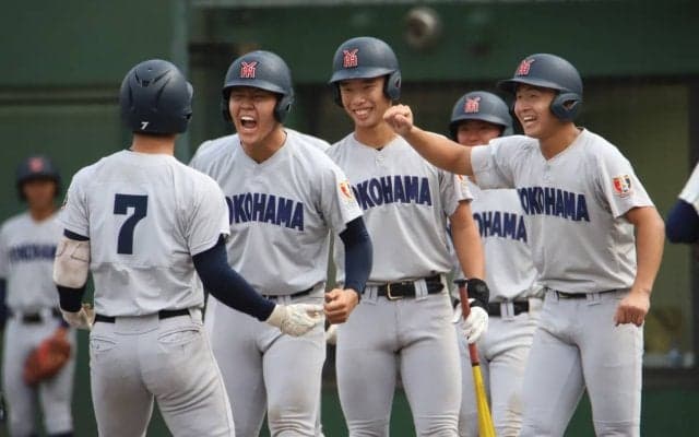 横浜が継続試合で東海大相模下し関東大会切符！4番にダメ押し満塁弾が飛び出し4年連続の決勝へ！【神奈川】