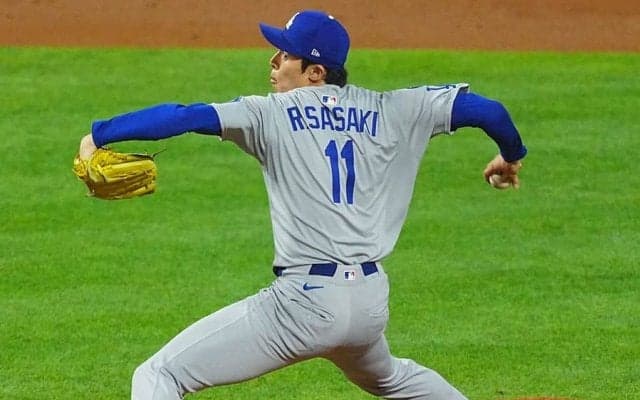 佐々木朗希にLAファン“手のひら返し”「大好きよ」　敵地沈黙の“11球”「GODだ」