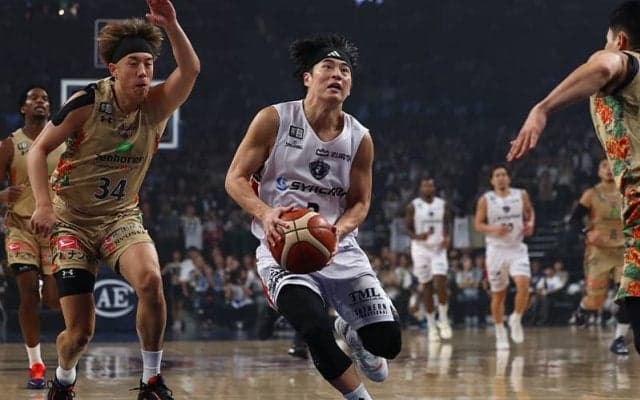 新加入・安藤誓哉がまたも終盤に勝負強さを発揮…横浜BCが琉球との接戦を制して2連勝