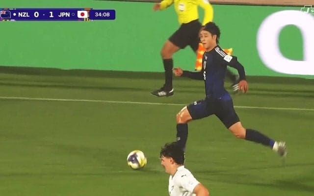 18歳爆走にSNS騒然！日本代表SBが“35m圧巻ドリブル”「無双だ」「ほんまに高校3年生？」森壮一朗がパスカットから一気に加速【U-20W杯】