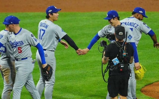 大谷翔平が見せた“気遣い”　佐々木朗希に試合終了直後…目頭緩むファン「微笑ましい」