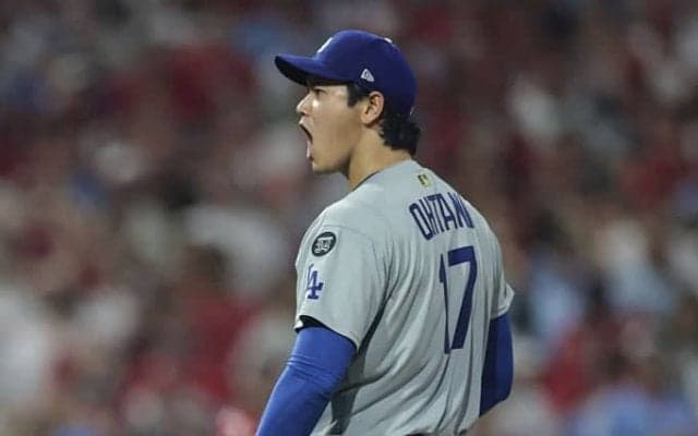 どうした…！？ 大谷翔平、投球後に“まさかの光景”「痺れる」「ヒリヒリするな」奪三振直後に感情爆発… ファン騒然「勝ち確定演出」