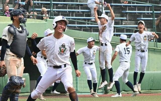 佐野日大が2連覇　決勝で文星芸大付を破る　秋季栃木県高校野球大会