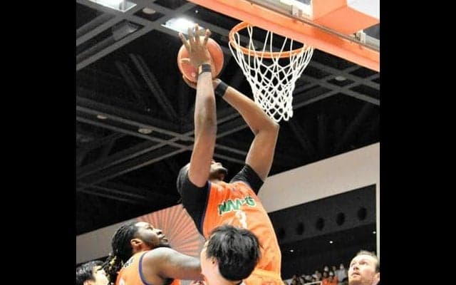 ホーム開幕節を白星で飾れず　バスケのアルビBBは開幕4連敗