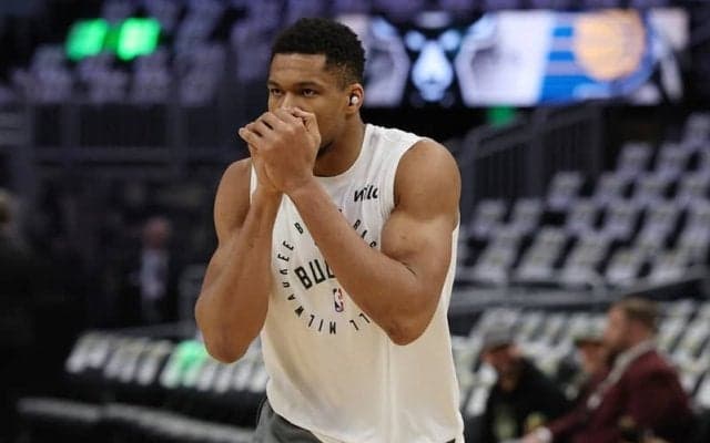 今季のチームに初合流したヤニス「今はコンディションを戻しているところ」