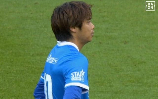 「GKのハンドやろ！」伊東純也が“退場覚悟の妨害”に驚愕「なんちゅー止め方」絶品トラップ→まさかのファウルに遭った一部始終