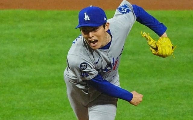 佐々木朗希の珍しい瞬間「カメラワーク完璧」　ド軍公式が捉えた“一幕”「最高よ！」