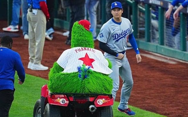 大谷翔平、相手マスコットに“反撃”　トラクターで追いかけられ…地区S前にほっこり一幕