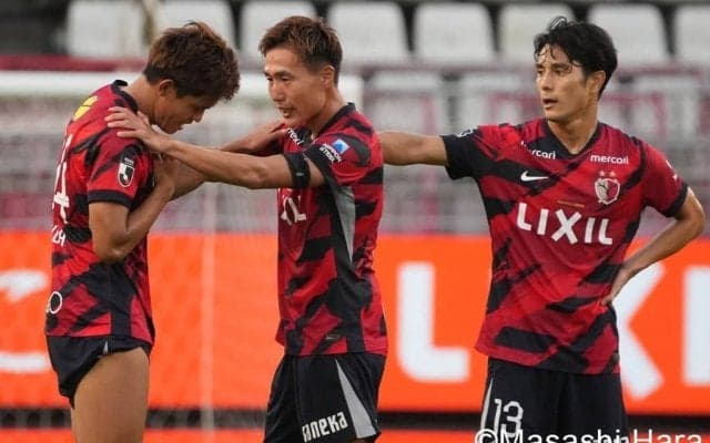 ｢自分のせいで勝ち点2を失った｣崩れ落ちた18歳FW、顔をおおう期待の星に“鹿島らしさ”を見せた｢背番号40｣エースと濃野公人、涙を拭いた徳田誉｢新たな決意｣