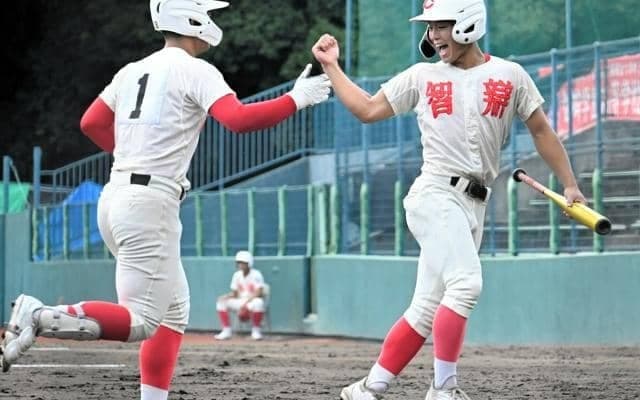 夏のリベンジ果たす　智弁学園が天理を破り2年ぶりV　秋季高校野球