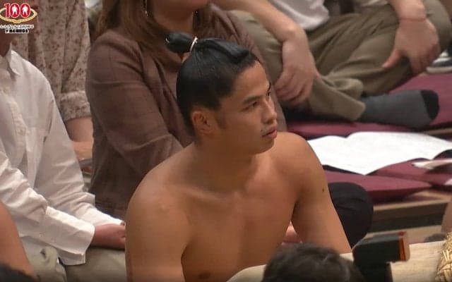 「僕より軽い」「俳優さんみたい」イケメン“細マッチョ”力士に騒然 五輪メダリストもファンも驚き