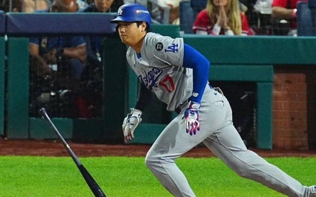 大谷翔平が自ら公開した「満面の笑み」　窮地救った佐々木への感謝…滲む“関係性”