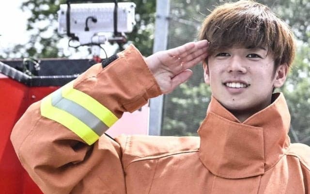 名門バルサも関心｢爆豪さんの力が必要です！｣J1川崎が20歳MF大関友翔の“ヒロアカ爆豪”仮装ショット公開！ U-20W杯でフランス撃破へ“背番号10”の活躍に期待