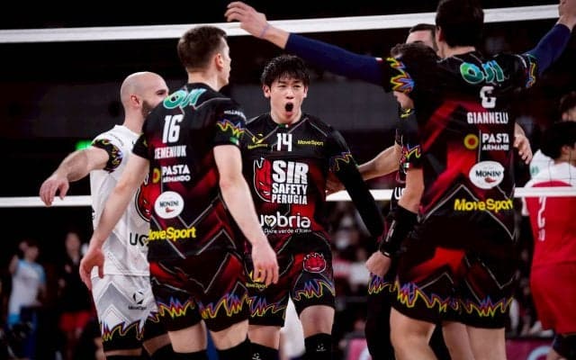 SVリーグ王者と欧州王者の第2ラウンドはペルージャがストレート勝ち　サントリーは髙橋藍の活躍も勝利には届かず