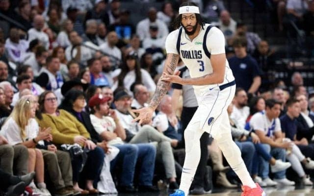 アンソニー・デイビス、5番よりも4番を好む理由を語る「ただ勝ちたいだけなんだ」