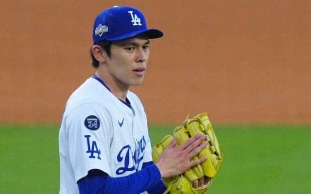 ロバーツ監督「ロウキに乾杯」　シャンパンファイトで開口一番…3回完璧の佐々木朗希に感謝