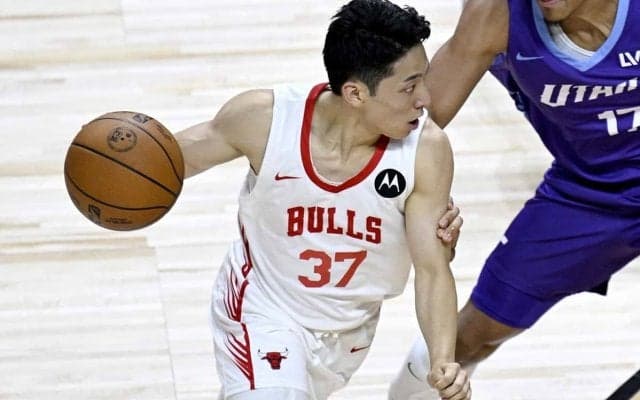 【NBA】河村勇輝、24歳が見せた“好アシスト”に公式賛辞「ユウキがトランジションで輝く」　途中出場で開幕へアピール続く