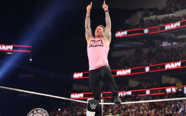 「横浜大洋ホエールズ？」米人気レスラー、着用キャップに往年の野球ファンざわめき 入場シーンで驚きの一コマ