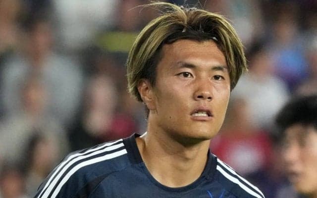 “釜本超え”の無回転ミドル弾！ 日本代表FW小川航基が｢エグい｣｢まさに弾丸｣の強烈ブレ球シュートで通算10ゴール目！ 相手GKが弾き切れず｢あんなボール蹴れるんだ｣