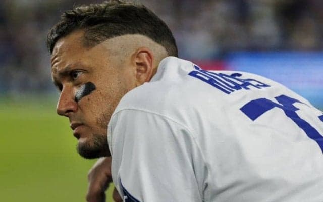 一体なぜ!? ドジャースの名手ロハスが現役引退意向を米記者に吐露　涙の告白に広まる衝撃「ここまで波乱万丈だったんだ」