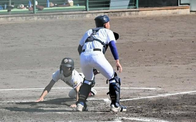 八戸工大一、逆転で明桜下す　秋季高校野球東北大会、8強出そろう