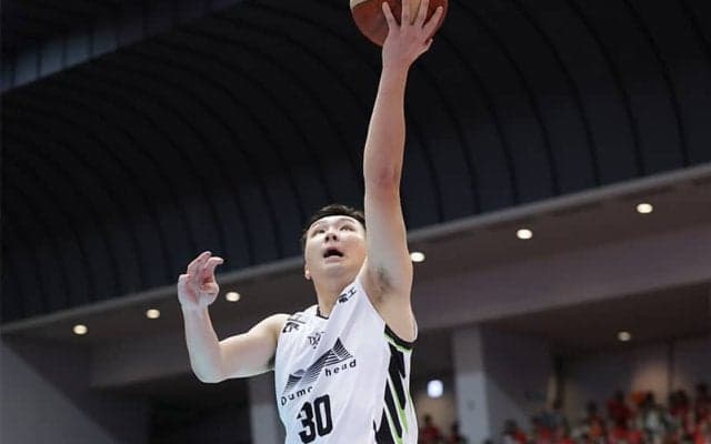 後半にオフェンスを爆発させた北海道が広島を撃破…富永啓生が最終Qで3P連続ヒット