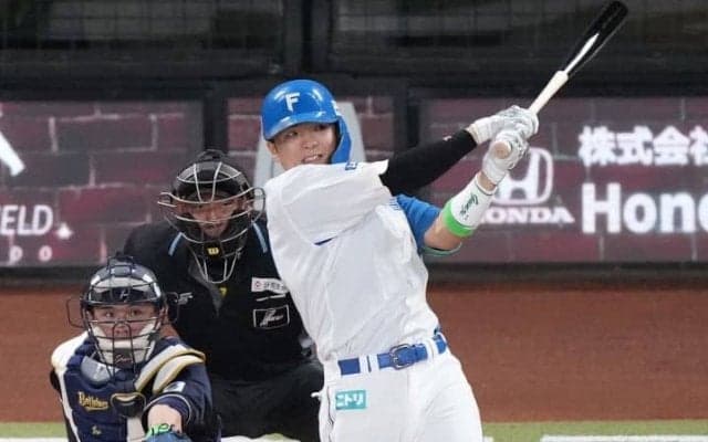日本ハム27歳捕手は「本当に何でもできる」CS初戦でポストシーズン1号　”清宮いじり”も話題「かわりに4番らしいバッティングをしてやろうと思って打席に入りました」