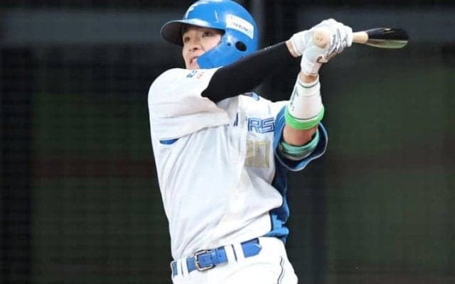 「今年は1億いくね」元中日首脳陣も脱帽　日本ハム27歳捕手の活躍を考察　「ベンチも安心して使える」CSファーストSでは本塁打