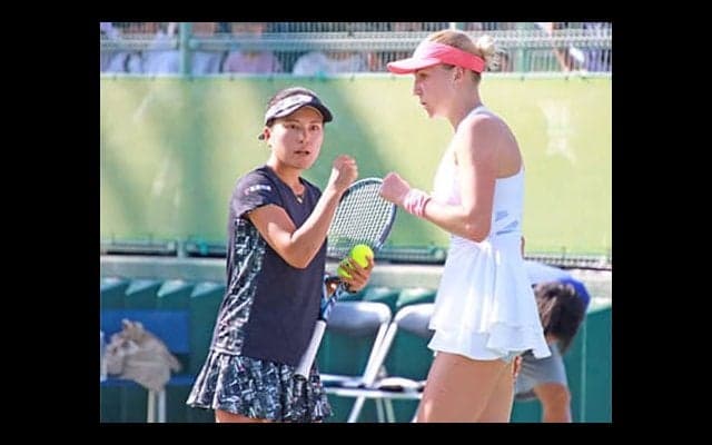  二宮真琴ペア 2日がかりで初戦突破 